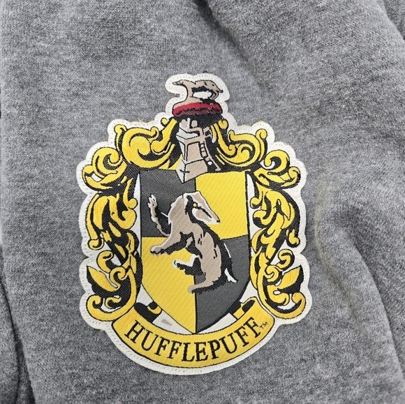 WIZARDING WORLD HARRY POTTER GREY LONG SLEEVE HUFFLEPUFF SWEATSHIRT UNISEX M - Picture 10 of 13